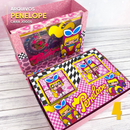 Caixa de Atividades Penélope Charmosa – Detalhes