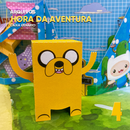 Caixa Hora de Aventura aberta com interior decorado e espaço para lembrancinhas