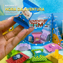 Vista lateral da caixa Hora de Aventura mostrando o design criativo e os personagens