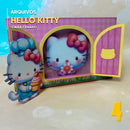 Detalhe frontal da caixa janela Hello Kitty em papelaria criativa