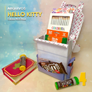 Detalhe frontal da caixa mochila Hello Kitty com laço e rosto da personagem