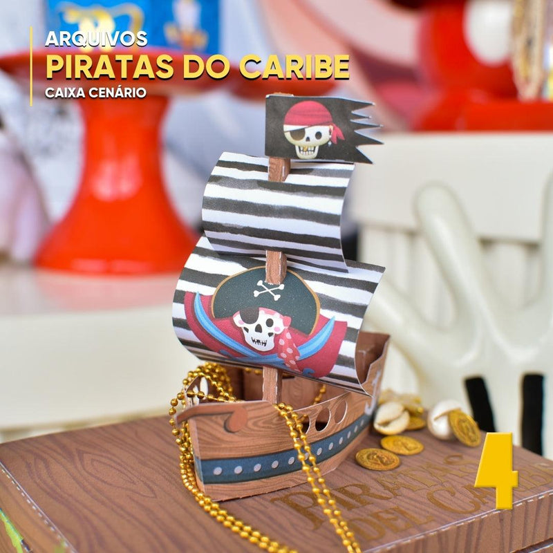 Caixa Piratas do Caribe aberta com interior decorado e espaço ideal para lembrancinhas temáticas