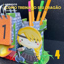 Vista lateral do calendário Como Treinar o Seu Dragão mostrando o acabamento artesanal