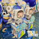 Detalhe frontal da Coleção Astronauta mostrando recortes precisos, planetas e acabamento artesanal