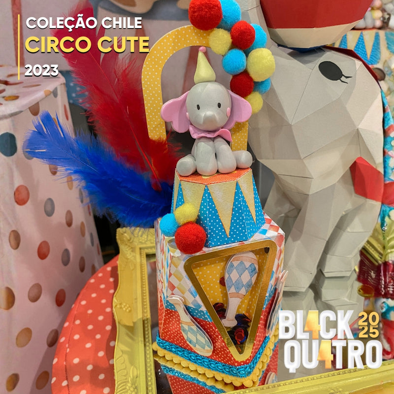 Detalhe frontal da Coleção Circo Cute mostrando recortes precisos, personagens divertidos e acabamento artesanal