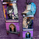 Elementos decorativos y personajes incluidos en el Especial Merlina con estética elegante y misteriosa