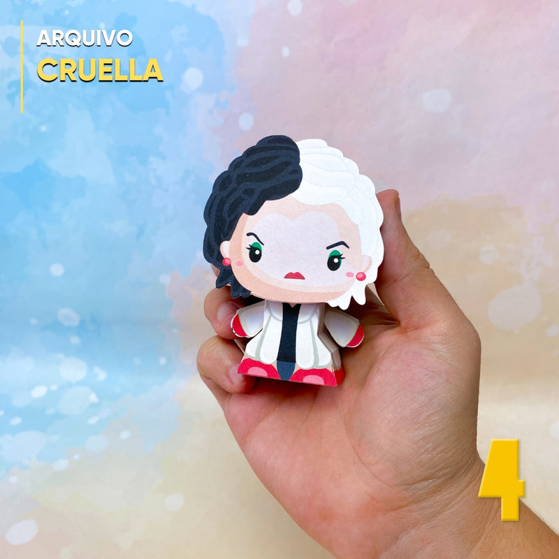 Papertoy Cruella inspirado na icônica vilã da Disney com design elegante e contrastes em preto e branco