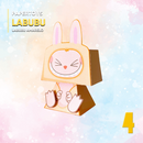 Parte traseira do Papertoy Labubu com detalhes do design criativo