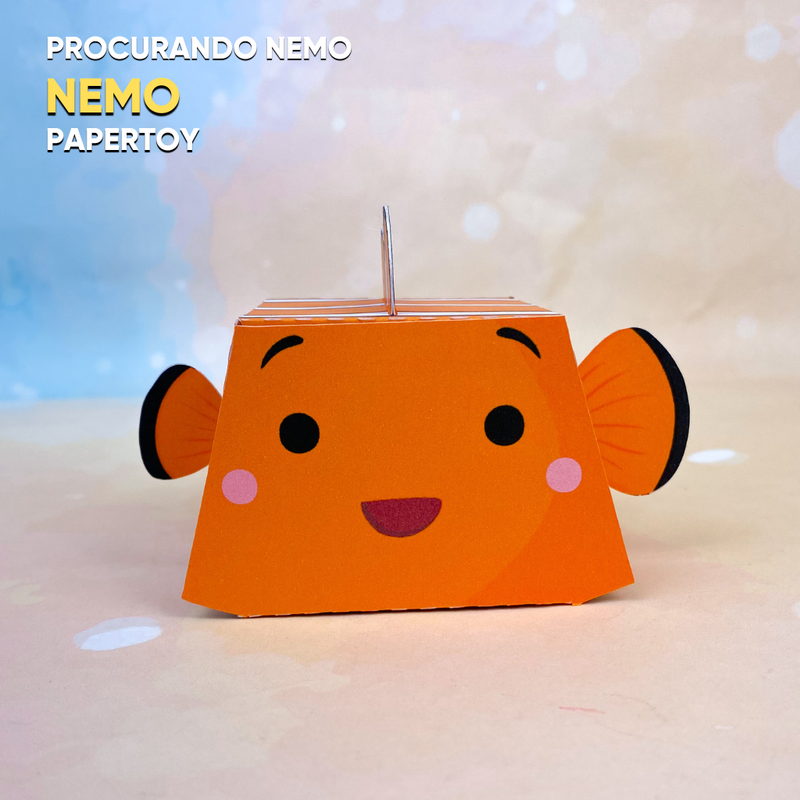 Papertoy Nemo inspirado no personagem do filme Procurando Nemo com design colorido e divertido