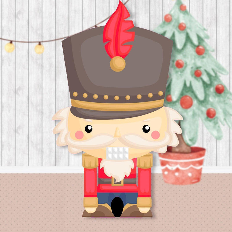 Papertoy Quebra-Nozes com design natalino inspirado no clássico conto, com detalhes dourados e acabamento artesanal