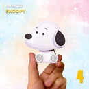 Vista lateral do Papertoy Snoopy mostrando os detalhes do personagem e acabamento artesanal