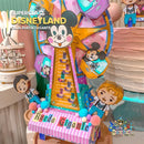 Detalhe frontal da SuperClass Uma Aventura Disneyland mostrando recortes precisos e elementos clássicos da Disney